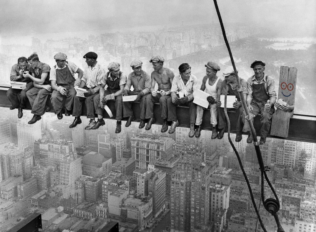 Lunch Atop a Skyscraper